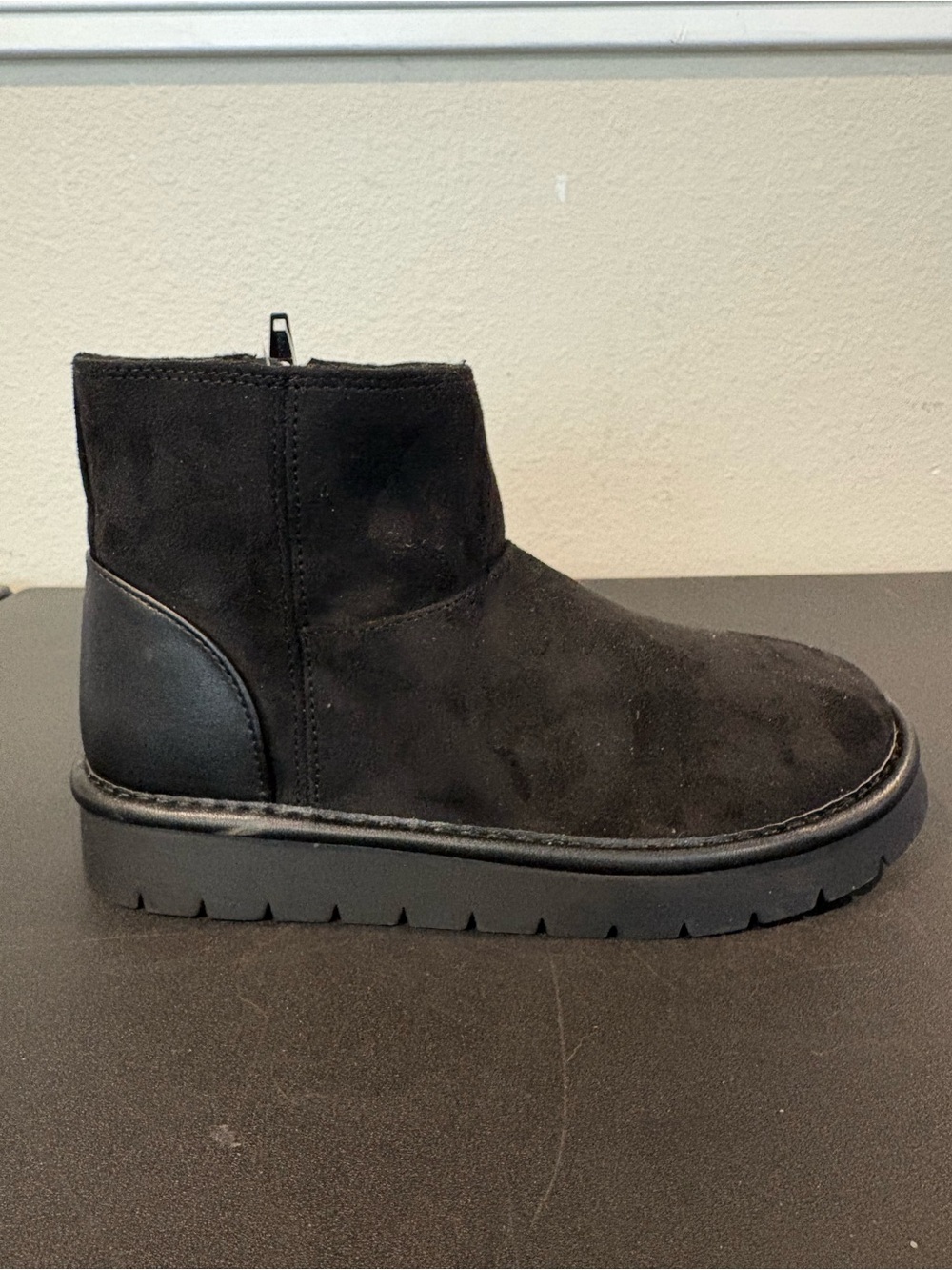 Cat & Jack Girls Honor Faux Suede Style Fur Lined Black Boots Toddler Youth 3Y - Picture 5 of 10